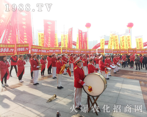     1988.TV的宣傳隊(duì)伍在2018中原肥料會(huì)再次成為焦點(diǎn)！