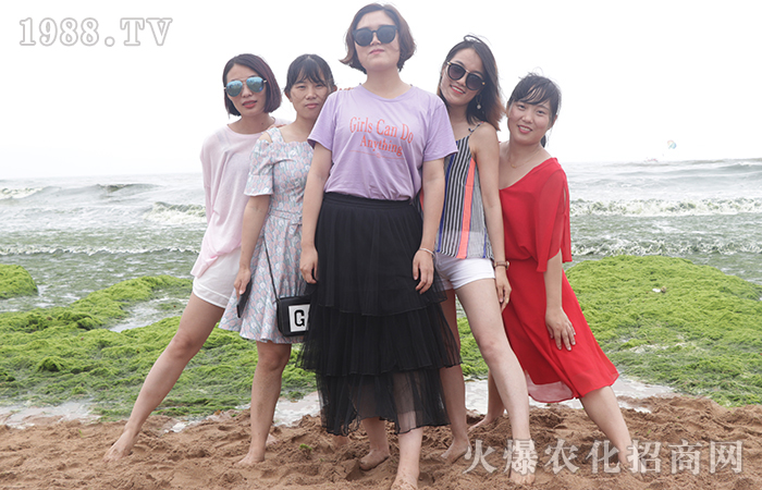盛夏時(shí)節(jié),青島之旅,感受海濱城市魅力!