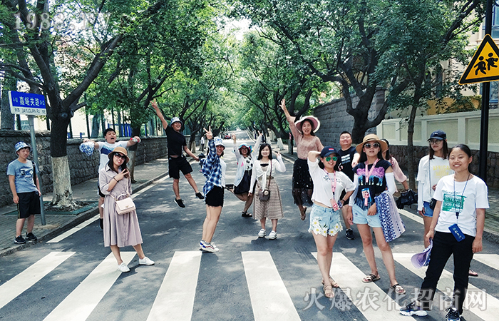 盛夏時(shí)節(jié),青島之旅,感受海濱城市魅力!